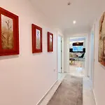 Апартаменты Sa Apartments! 2bd Flat 400m To The