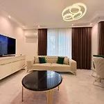 Апартаменты Sa Apartments! 2bd Flat 400m To The