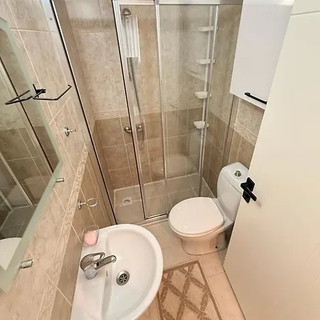 Sa Apartments! 2bd Flat 400m To The *