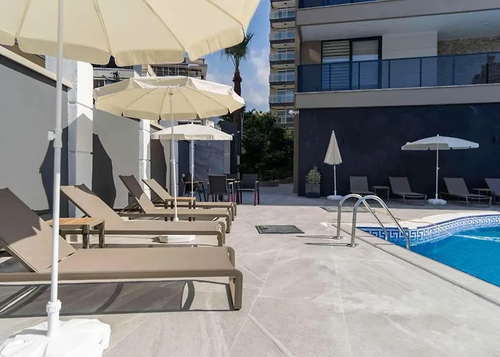 Sa Apartments! 2Bd Flat 400M To The Beach