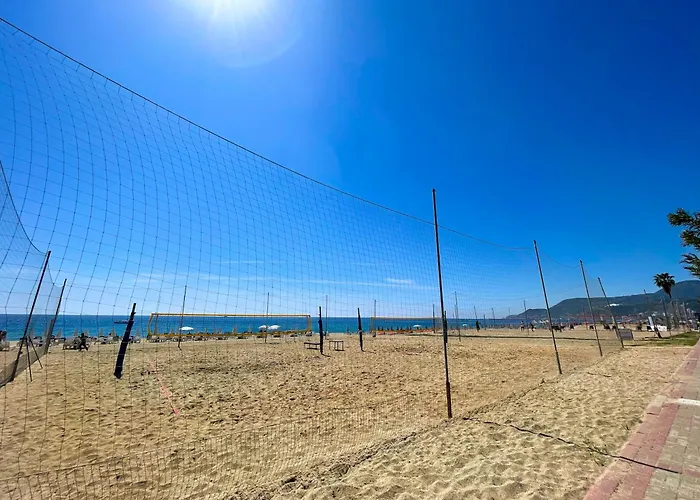 Sa Apartments! 2Bd Flat 400M To The Beach *